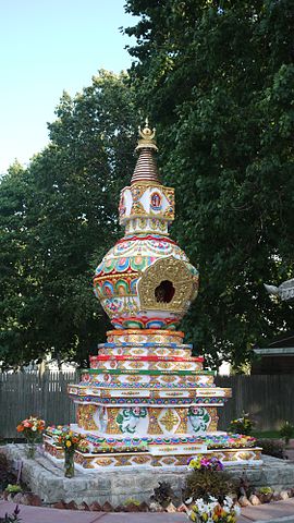 Datei:KalackakraStupa.jpg