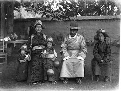 Datei:Family of 14th Dalai Lama.jpg