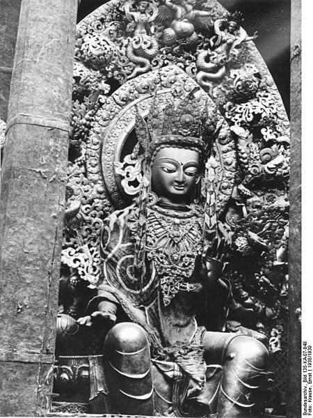 Datei:Maitreya-lhasa.jpg
