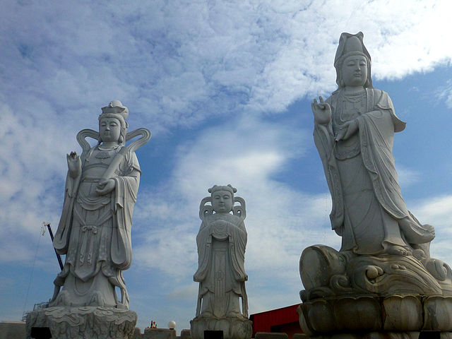 Datei:Jiu Tian, Longnu, Kuan Yin.jpg