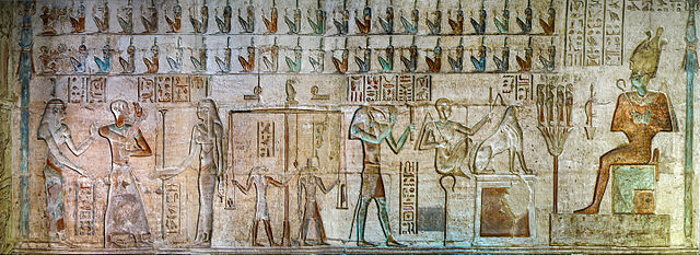 Datei:Temple of Deir el-Medina Panorama.jpg