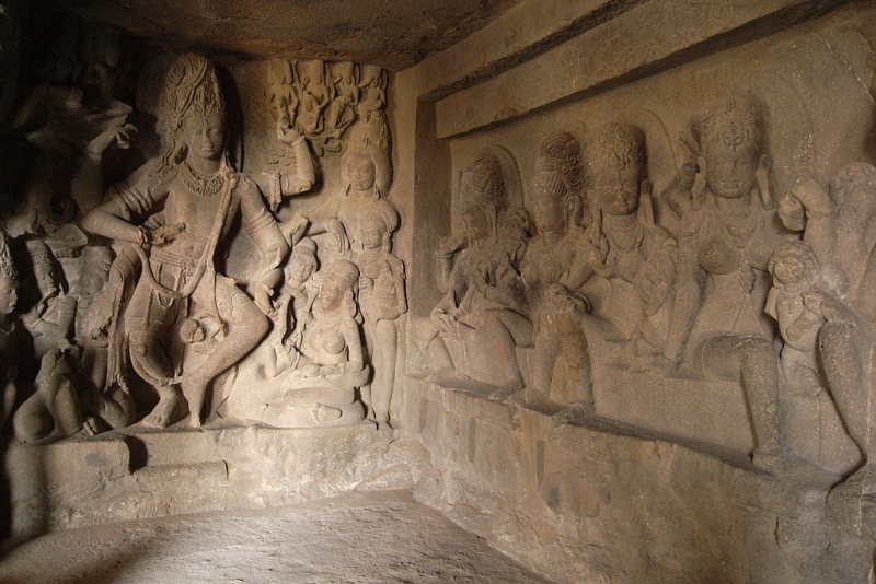 Datei:1024px-Ellora Shiva Matrikas.jpg