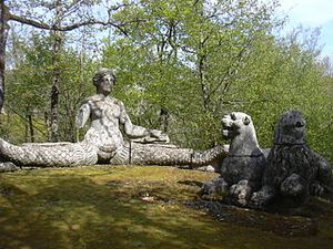 Bomarzo Park Sirene.JPG