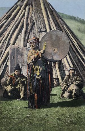 Altay shaman with drum.jpg